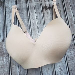 Chantelle bra. Nwt. Size 34 ddd